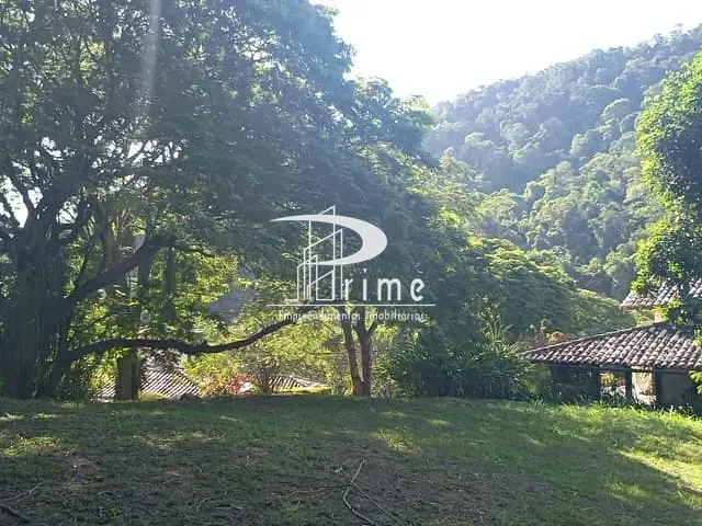 Terreno com 750m², à venda, no bairro Itaipu em Niterói
