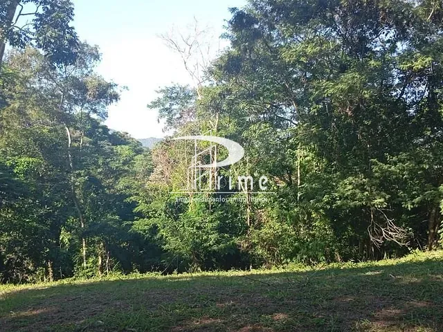Terreno com 750m², à venda, no bairro Itaipu em Niterói
