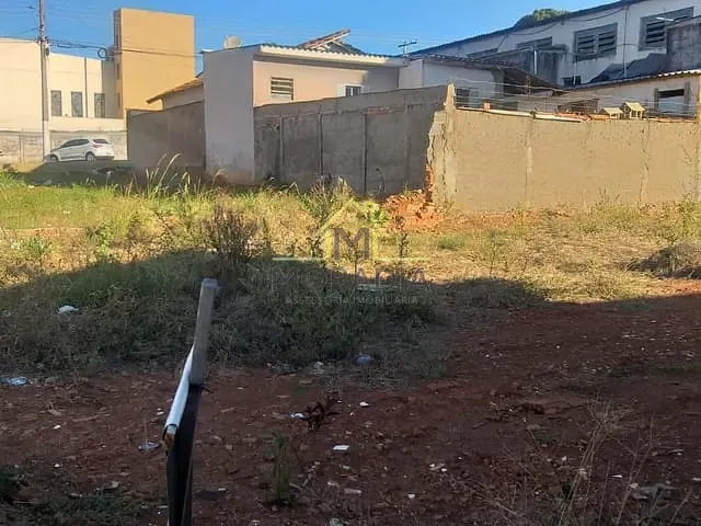 Terreno com 609m², à venda, no bairro Angola em Guaxupé