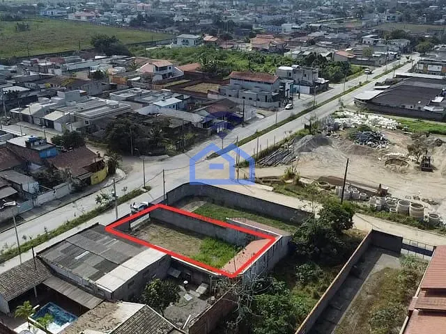 Terreno com 321m², à venda, no bairro Praia das Palmeiras em Caraguatatuba