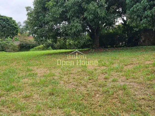 Terreno com 869m², à venda, no bairro Jardim Martinelli (Penedo) em Itatiaia