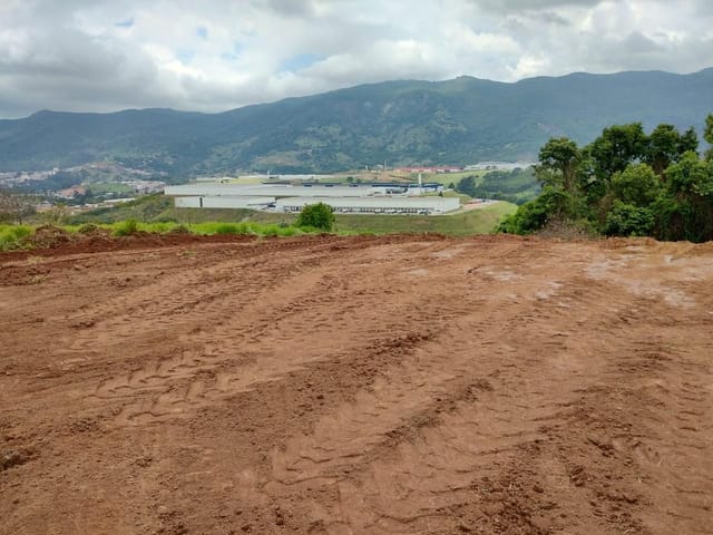 Terreno com 1200m², à venda, no bairro Godoy em Extrema