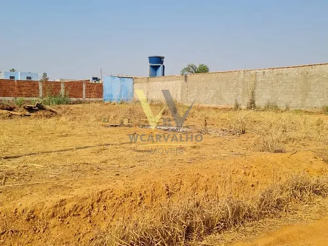 Terreno com 439m², à venda, no bairro Centro em Vicente Pires