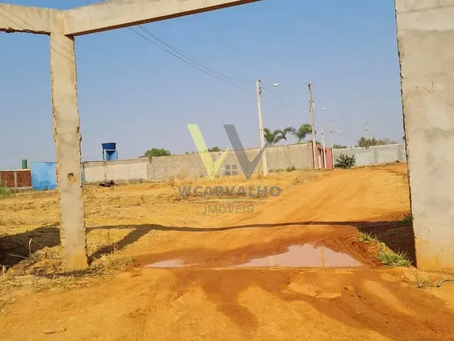 Terreno com 439m², à venda, no bairro Centro em Vicente Pires