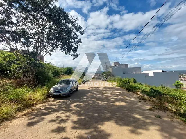 Terreno com 360m², à venda, no bairro São Geraldo em Araçuaí