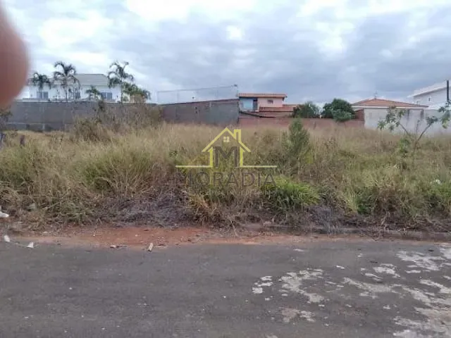 Terreno com 605m², à venda, no bairro Jardim Primavera em Guaxupé