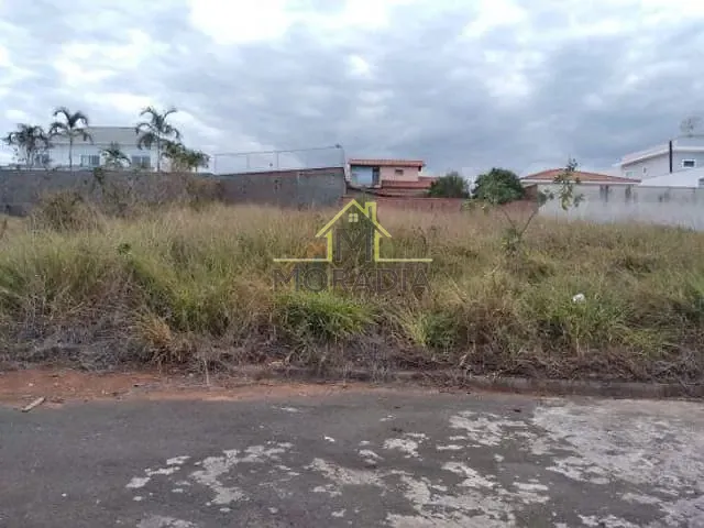 Terreno com 605m², à venda, no bairro Jardim Primavera em Guaxupé