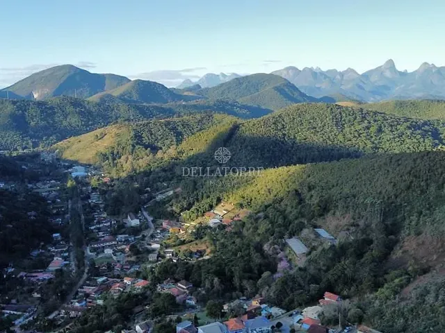 Terreno com 424m², à venda, no bairro Albuquerque em Teresópolis