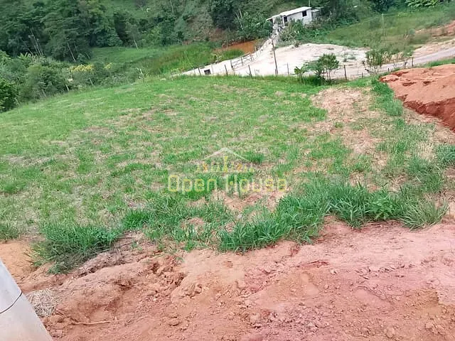 Terreno com 400m², à venda, no bairro Amparo em Volta Redonda