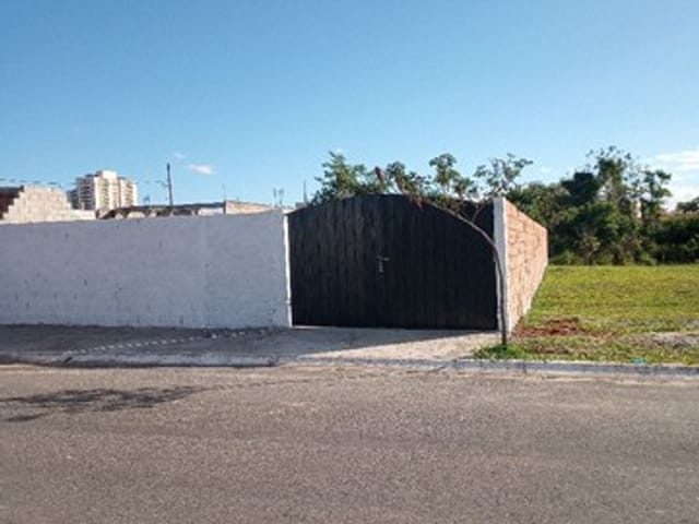 Terreno com 245m², à venda, no bairro Bairro do Grama em Caçapava