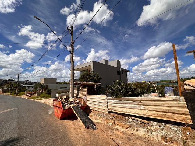 Terreno com 360m², à venda, no bairro Portal do Sol em Contagem