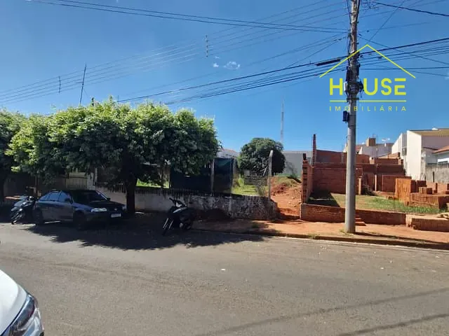 Terreno com 484m², à venda, no bairro Centro em Fernandópolis