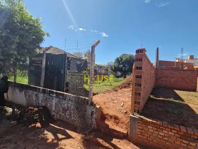 Terreno com 484m², à venda, no bairro Centro em Fernandópolis