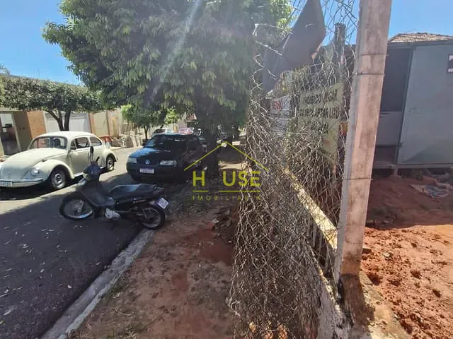 Terreno com 484m², à venda, no bairro Centro em Fernandópolis