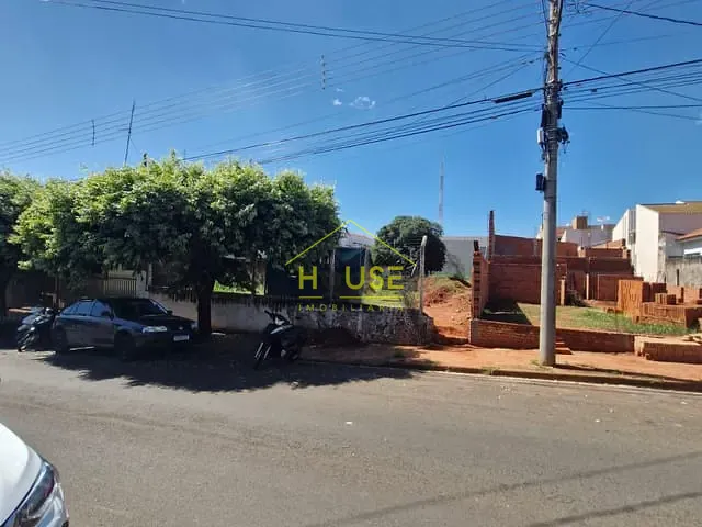 Terreno com 484m², à venda, no bairro Centro em Fernandópolis