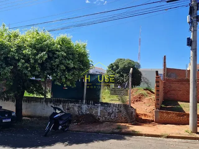 Terreno com 484m², à venda, no bairro Centro em Fernandópolis