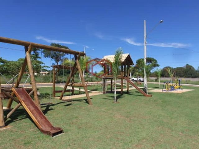 Terreno com 380m², à venda, no bairro Centro em Chapada Dos Guimarães
