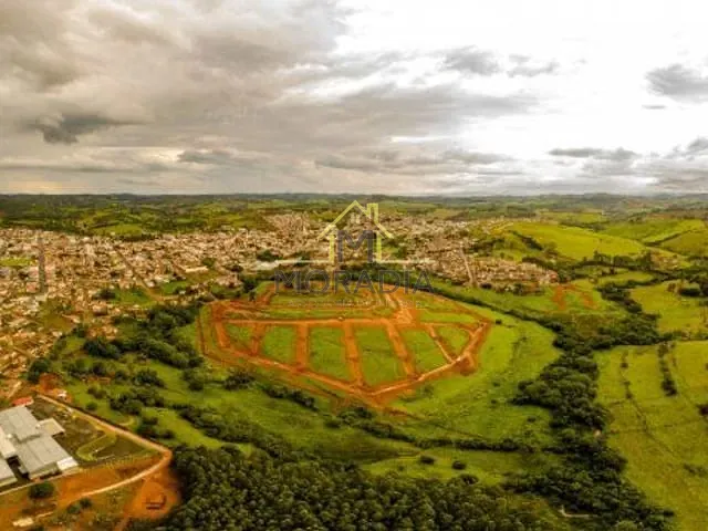 Terreno com 500m², à venda, no bairro Centro em Muzambinho