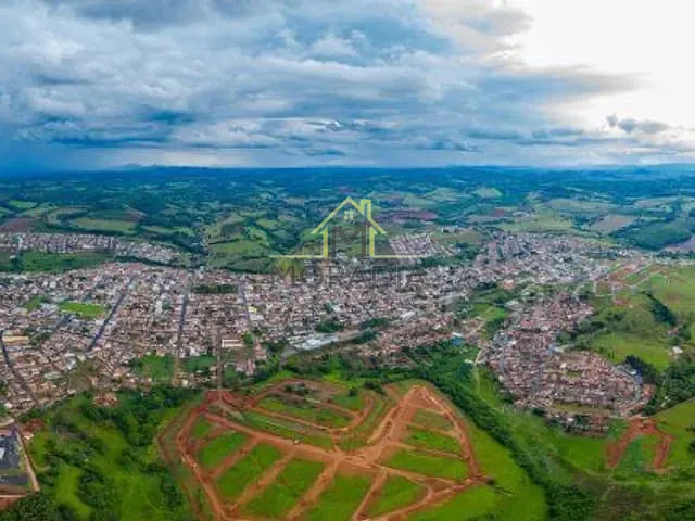 Terreno com 500m², à venda, no bairro Centro em Muzambinho