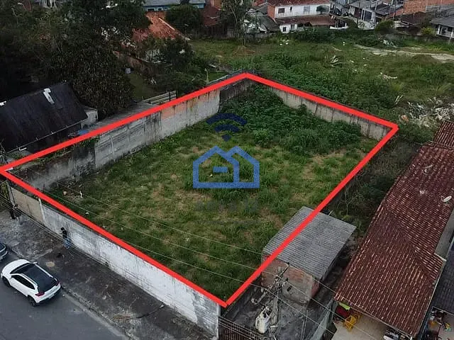 Terreno com 715m², à venda, no bairro Tinga em Caraguatatuba