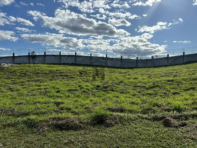Terreno com 1000m², à venda, no bairro Loteamento Comercial e Residencial Village da Serra em Tremembé