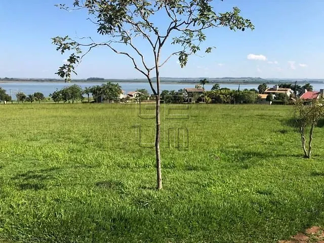 Terreno com 1273m², à venda, no bairro Centro em Primeiro de Maio