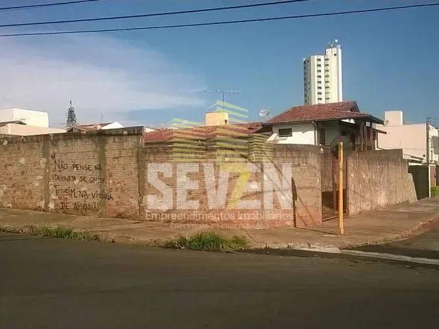 Terreno com 242m², à venda, no bairro Vila Riachuelo em Bauru