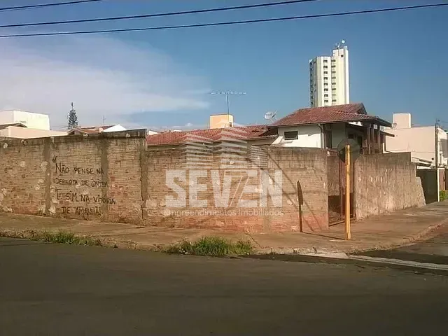 Terreno com 242m², à venda, no bairro Vila Riachuelo em Bauru