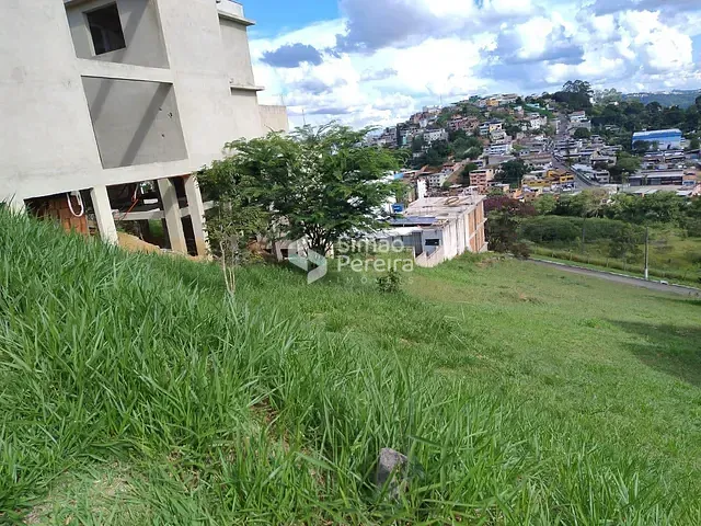 Terreno com 425m², à venda, no bairro Grama em Juiz de Fora