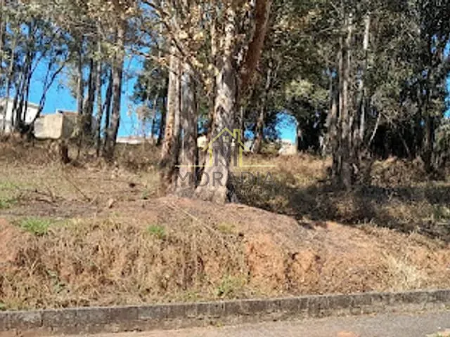 Terreno com 447m², à venda, no bairro Recreio dos Bandeirantes em Guaxupé