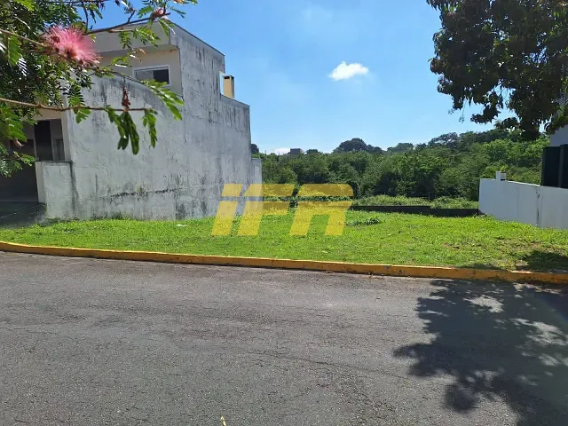 Terreno com 250m², à venda, no bairro Loteamento Pinheiros de Tremembé em Tremembé