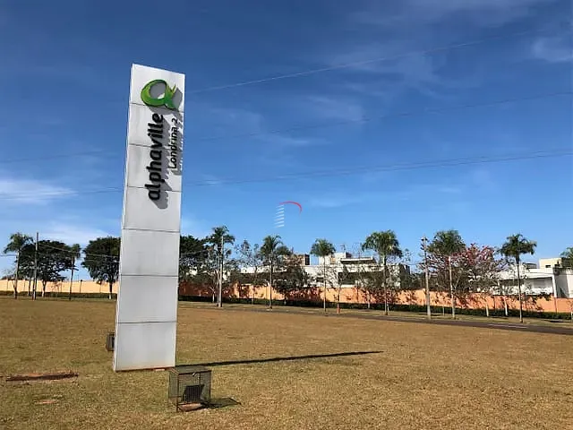 Terreno com 387m², à venda, no bairro Gleba Fazenda Palhano em Londrina