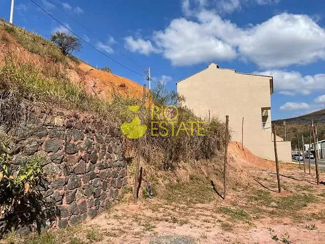 Terreno com 642m², à venda, no bairro Califórnia da Barra em Barra do Piraí