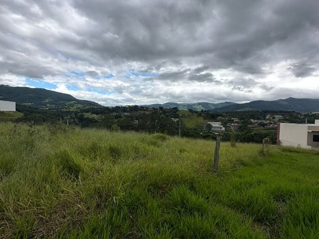 Terreno com 300m², à venda, no bairro Recanto do Sol em Extrema