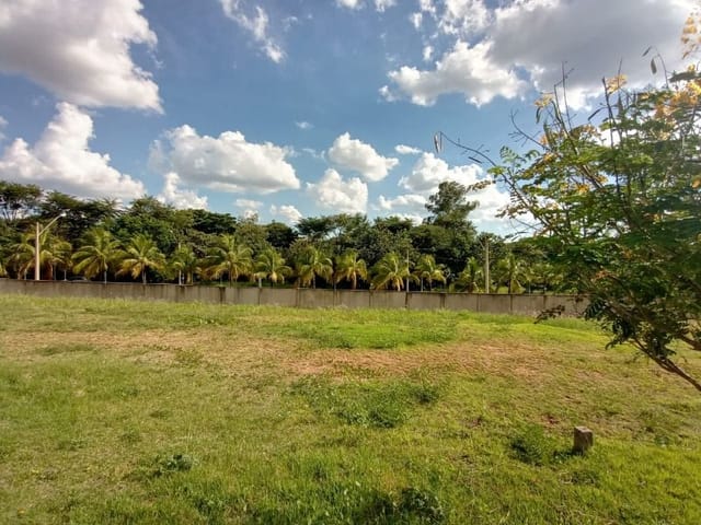 Terreno com 300m², à venda, no bairro Jardim Pôr do Sol em São João da Boa Vista