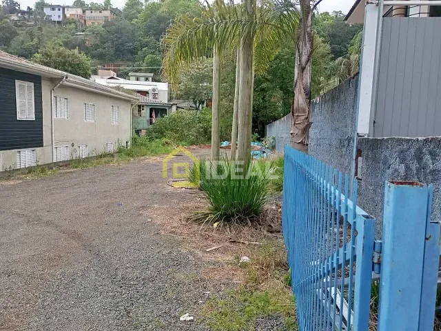 Terreno com 391m², à venda, no bairro Imperial em Concórdia