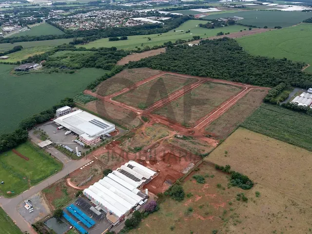 Terreno com 825m², à venda, no bairro Borda da Mata em Holambra