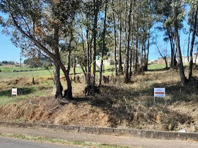 Terreno com 442m², à venda, no bairro Recreio dos Bandeirantes em Guaxupé