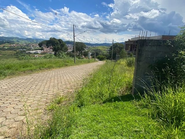 Terreno com 850m², à venda, no bairro Capela em Cambuí