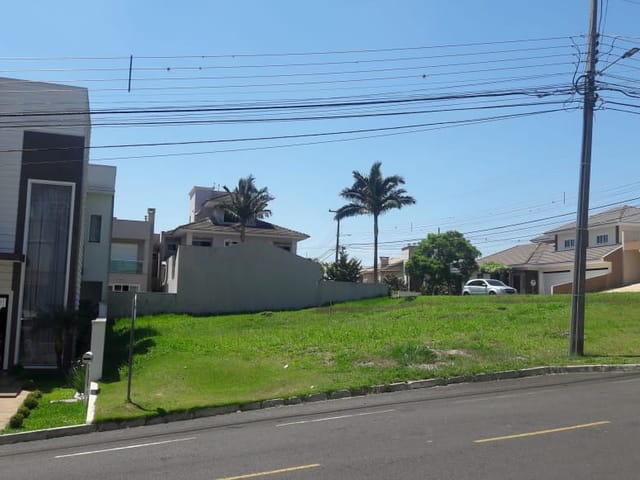 Terreno com 300m², à venda, no bairro Oficinas em Ponta Grossa