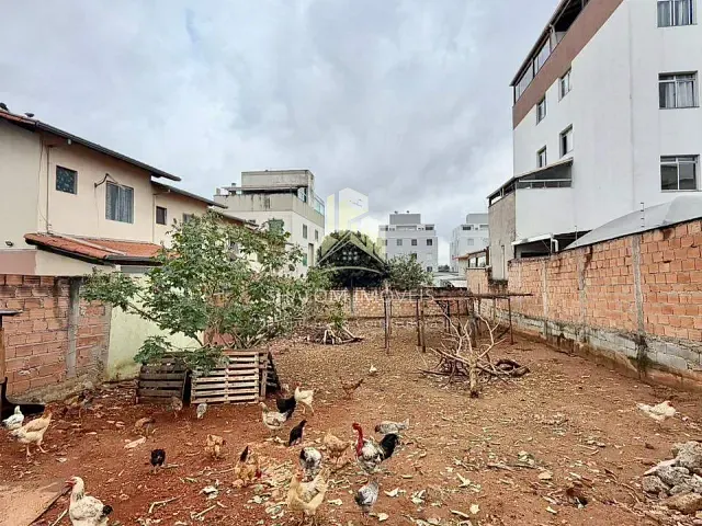 Terreno com 360m², à venda, no bairro Pedra Azul em Contagem