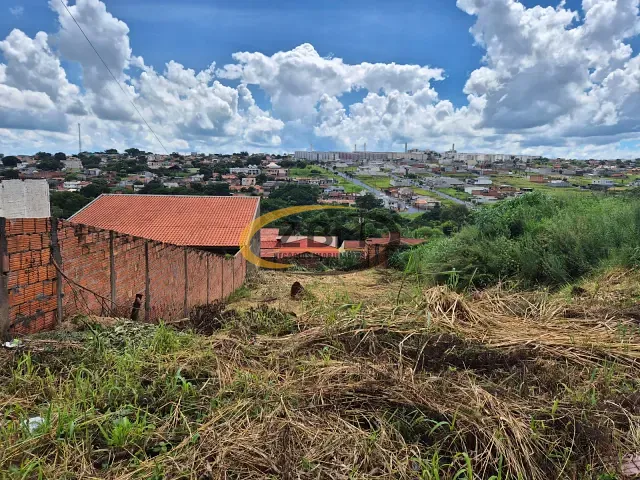 Terreno com 360m², à venda, no bairro Colúmbia em Londrina