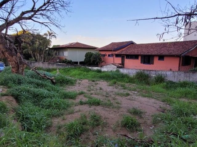 Terreno com 450m², à venda, no bairro Glória em Macaé