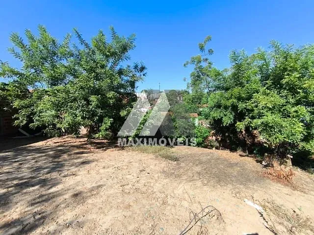 Terreno com 735m², à venda, no bairro Bela Vista em Araçuaí