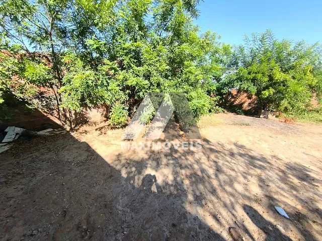 Terreno com 735m², à venda, no bairro Bela Vista em Araçuaí