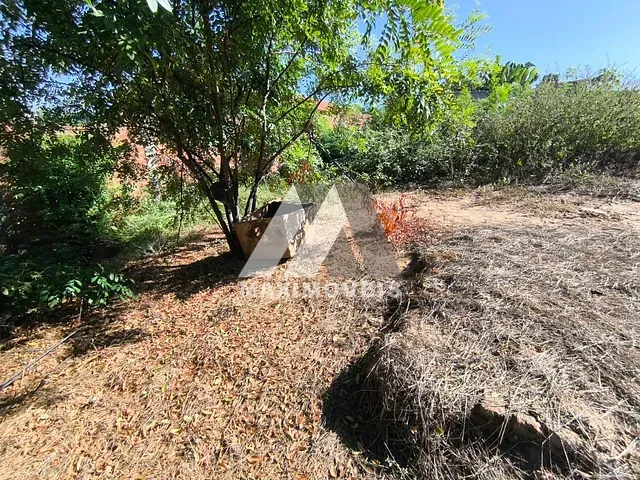 Terreno com 735m², à venda, no bairro Bela Vista em Araçuaí