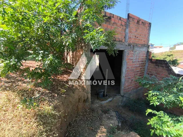 Terreno com 735m², à venda, no bairro Bela Vista em Araçuaí