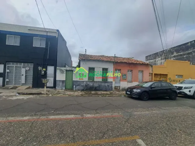 Terreno à venda, no bairro Centro em Teresina
