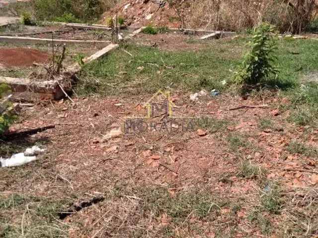 Terreno com 3000m², à venda, no bairro Jardim Alvorada em Guaxupé