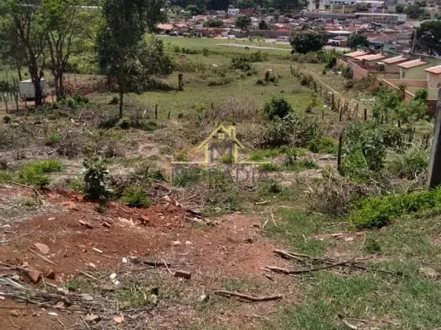 Terreno com 3000m², à venda, no bairro Jardim Alvorada em Guaxupé